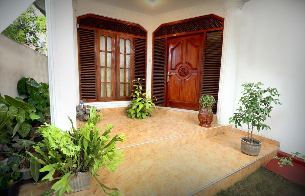Travellers Home Κάντι Εξωτερικό φωτογραφία
